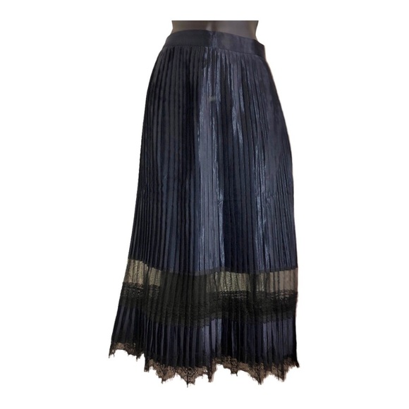 Beautiful pleated navy blue & black lace peek a boo satin effect goth skirt sz L - Picture 3 of 16